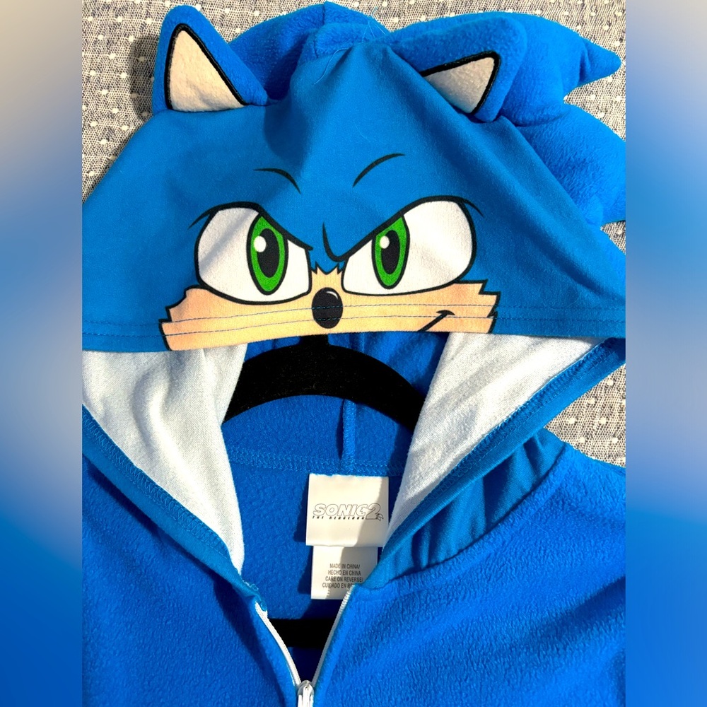 Sonic The Hedgehog youth L (10-12) zip onesie